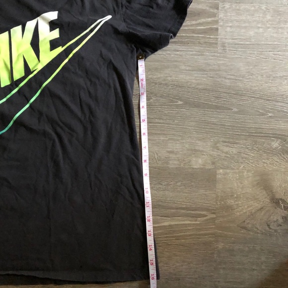 Nike Short Sleeve Tee - Picture 7 of 8